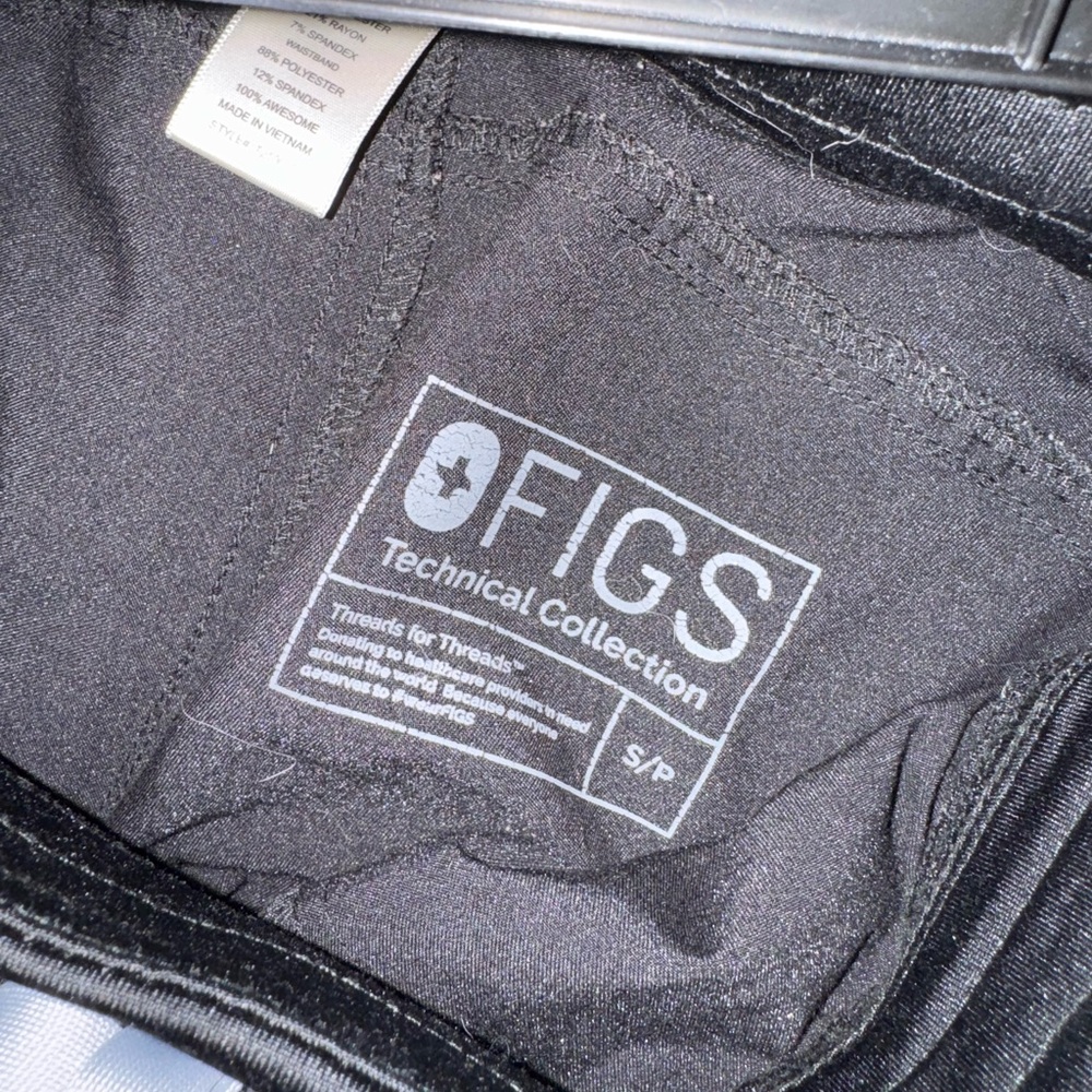 Figs Black Straight Leg - Picture 6 of 6